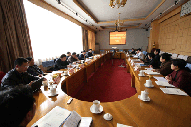 永乐高ylg888888互联政府网站评测研究中心主任、首席研究员杨冰之向与会专家进行了详细的汇报