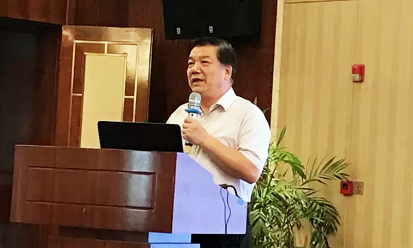 在“青海省政府信息与政务公开培训暨互联网+政务服务研讨会”上，中国信息协会特约副会长、电子政务理事会常务副理事长、中国审计学会计算机分会会长周德铭以《促进政务信息资源共享开放》为题做了专题演讲。