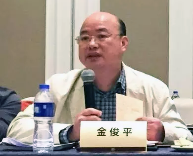 在2016中国（青海）“互联网+政务”创新趋势研讨会上，江西省信息中心主任金俊平就江西在推进“互联网+政务服务”过程中，针对集约化建设、政务云以及网站平台与移动端的融合等方面进行了发言