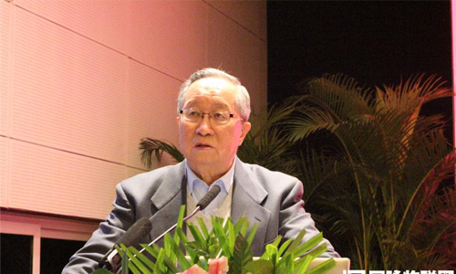 在"第六届（2014）中国智慧城市发展年会"上，中国互联网协会副理事长、国家信息化专家咨询委员会委员高新民发表主题演讲