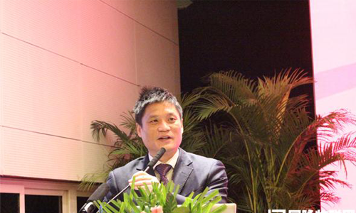 在"第六届（2014）中国智慧城市发展年会"上，北永乐高ylg888888互联智慧城市研究中心主任杨冰之发表了"十三五智慧城市发展前瞻与顶层设计"的重要演讲。